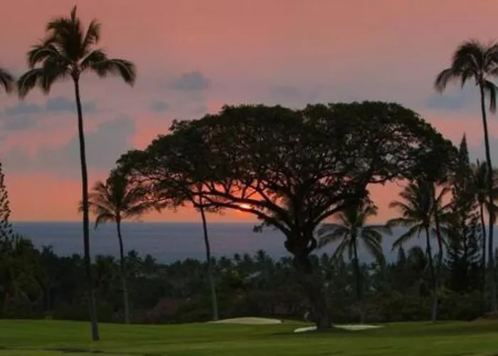 Beautiful 2/2 Condo In Kailua Kona. Ocean View!