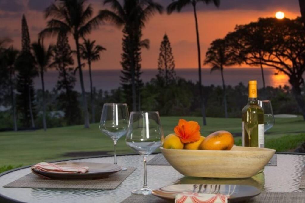 Beautiful 2/2 In Kona. Ocean View! Apartment *
