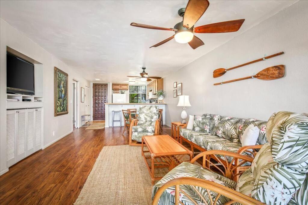 Beautiful 2/2 In Kona. Ocean View!