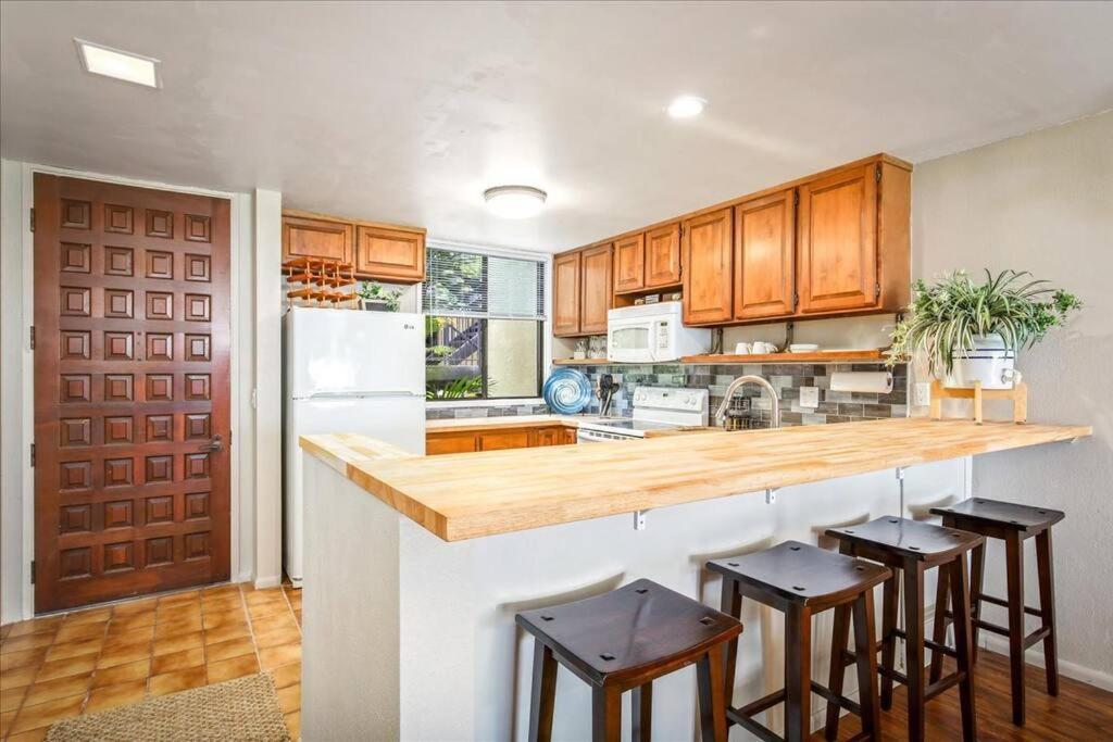 Apartment Beautiful 2/2 In Kona. Ocean View!